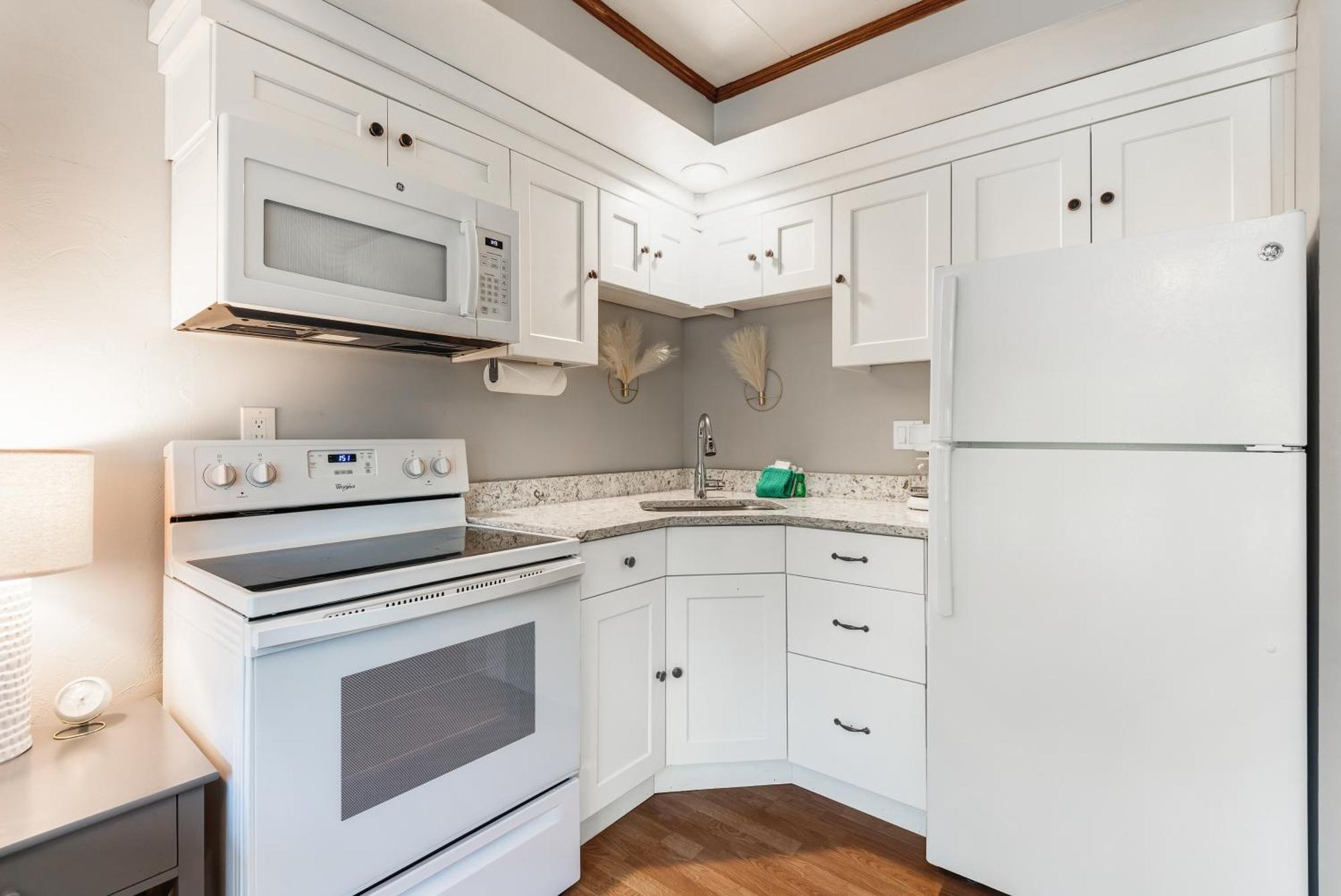 Bend Riverside Condos Near Downtown Бенд Номер фото